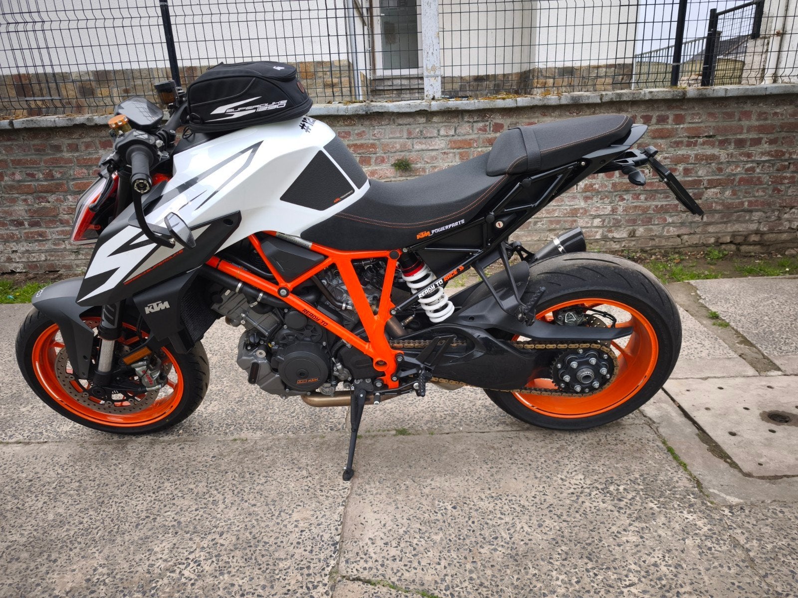 KTM SuperDuke 1290 Gen2 en option complète, Motos, Motos | KTM, Particulier, SuperMoto, ABS, Régulateur de vitesse, Poignées chauffantes