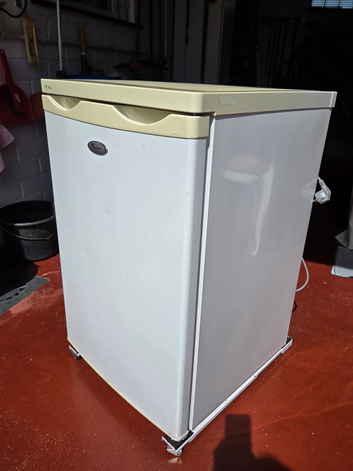 Frigo tafelmodel Wirlpool, Elektronische apparatuur, Koelkasten en IJskasten, Ophalen, Gebruikt, Minder dan 85 cm, 45 tot 60 cm