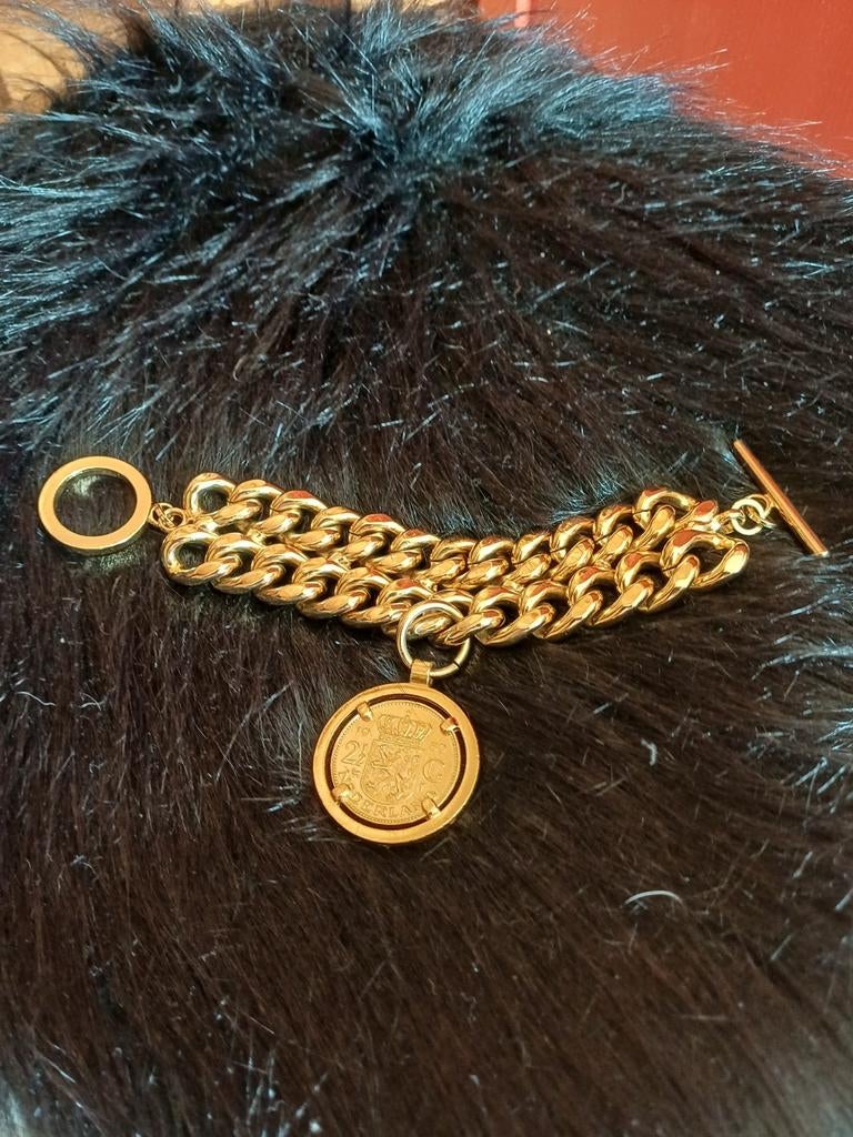 Bracelet à pièces hollandais, Enlèvement