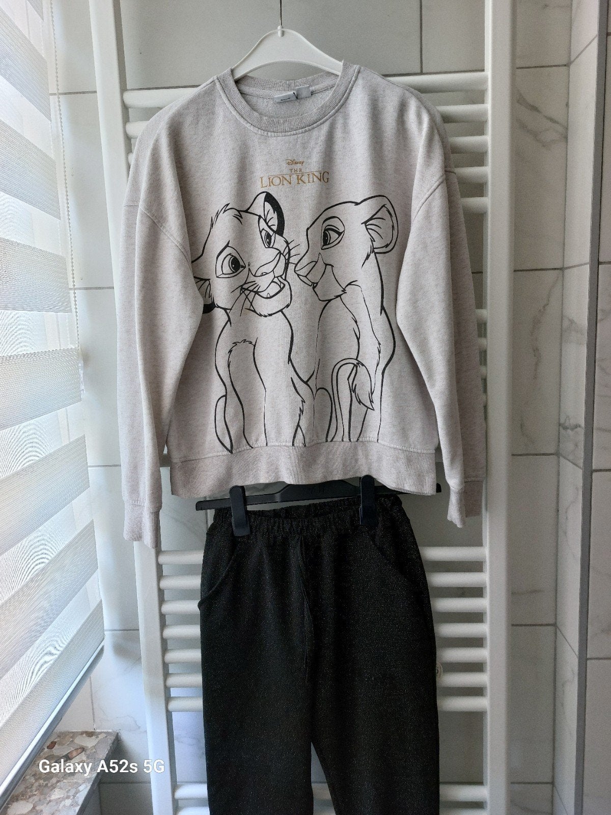 Sweat-shirt  dame coton DISNEY small  pour  10 €, Vêtements | Femmes, Homewear, Enlèvement