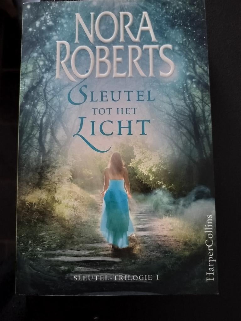 Nora Roberts - Sleutel tot het licht, wijsheid en kracht., Ophalen of Verzenden, Nora Roberts
