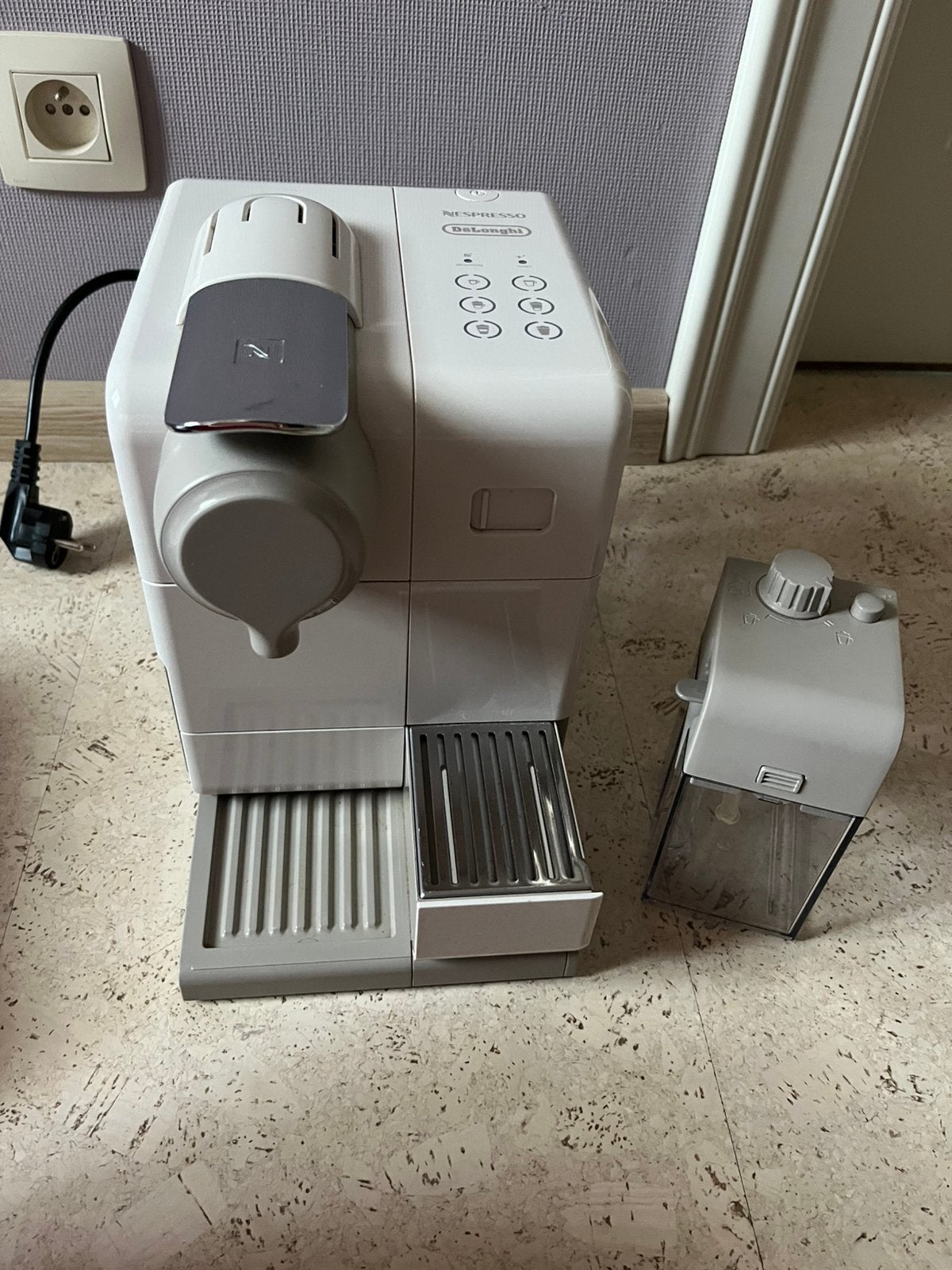 ☕️ Nespresso Lattissima Touch ☕️, Ophalen of Verzenden, Zo goed als nieuw, Koffiemachine