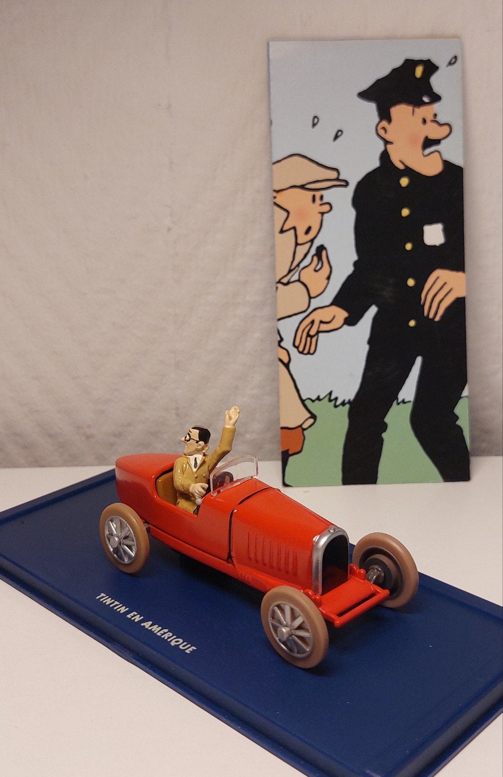 KUIFJE Atlas auto 1/43 'De racewagen van Bobby Smiles 1926, Verzamelen, Ophalen of Verzenden, Kuifje, Zo goed als nieuw, Beeldje of Figuurtje