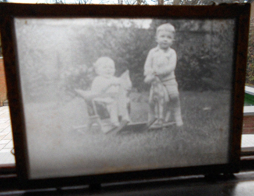 Ancienne photo gravée dans le verre, Enlèvement, Photo