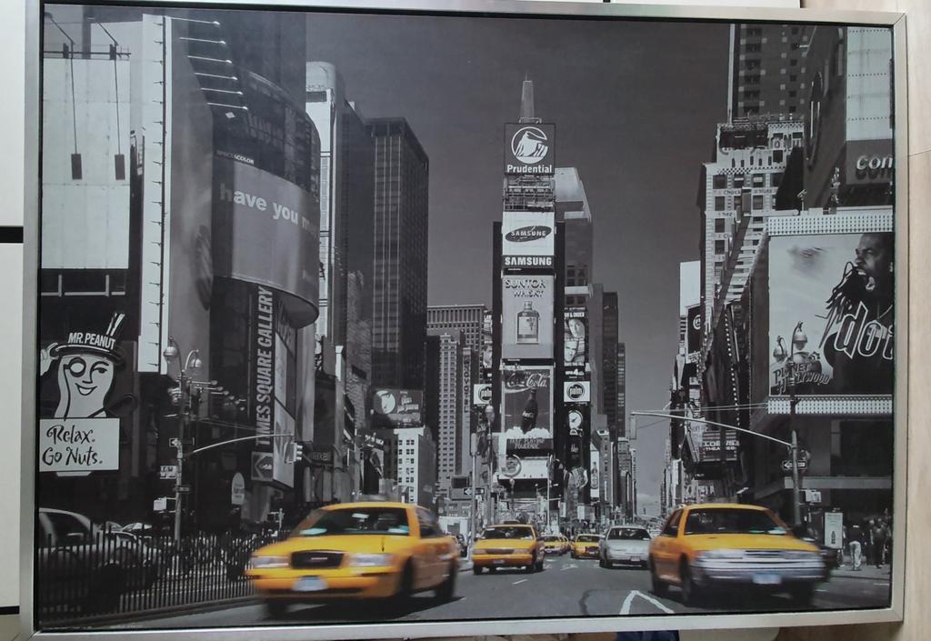 Cadre Times Square New York, Ophalen