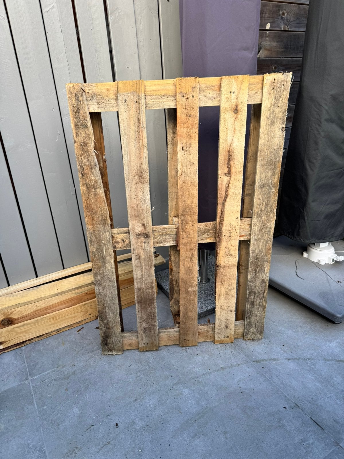 GRATIS Houten pallet en houten planken, Enlèvement, Utilisé, Pin, Palette