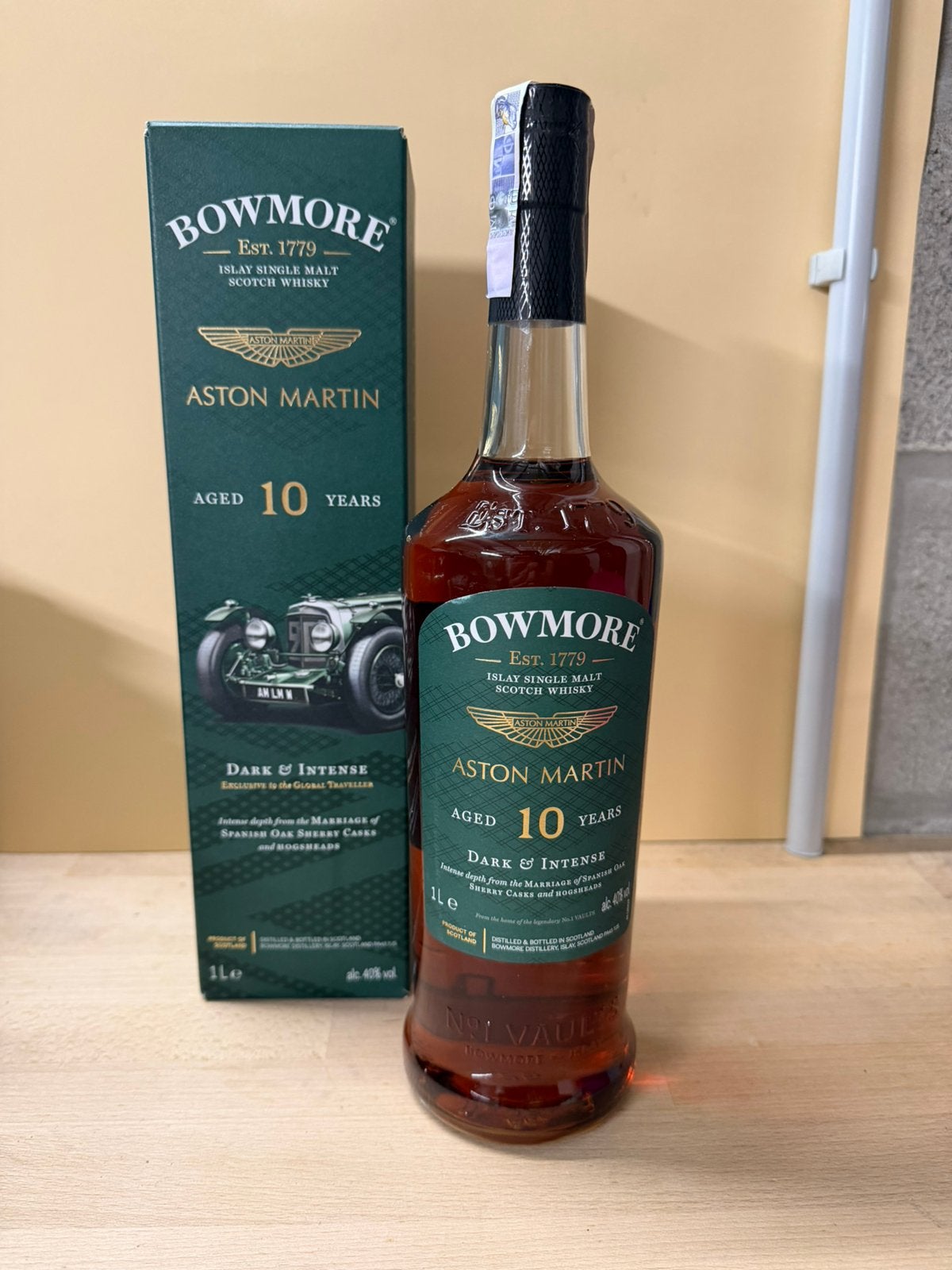 Bowmore Aston Martin 10Yo, Verzamelen, Ophalen, Zo goed als nieuw
