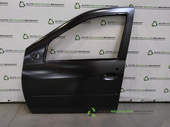 Portière 4portes avant gauche d'un Dacia Logan, -, 3 mois de garantie, Utilisé, Porte