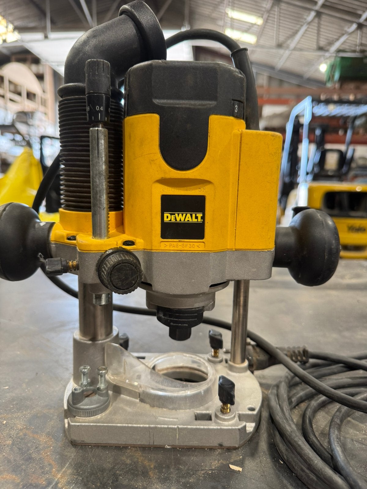 Défonceuse DEWALT DW621, Doe-het-zelf en Bouw, Gereedschap | Freesmachines, Ophalen, Zo goed als nieuw, Elektrisch