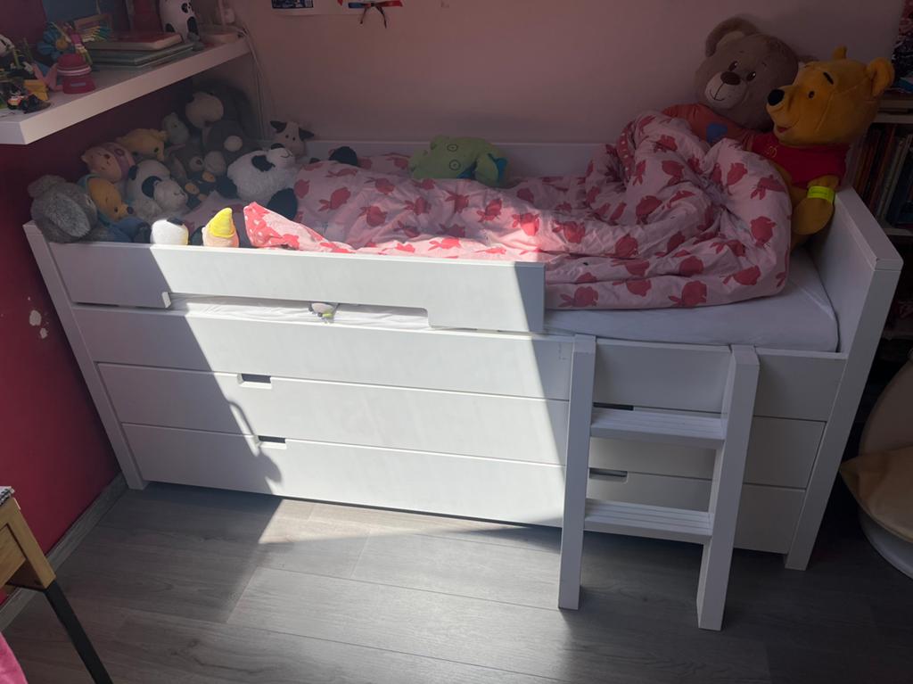 Bed met 2 schuiven., Ophalen, Zo goed als nieuw
