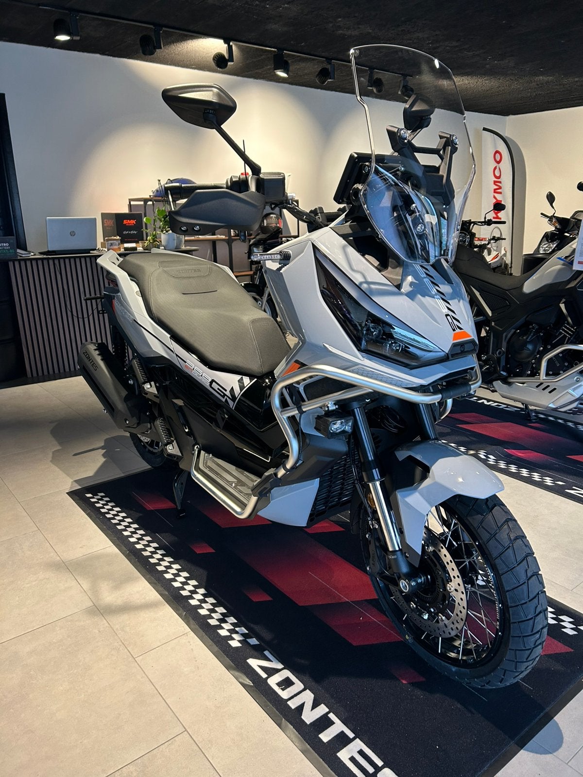 Zontes 368G ETC mecha grey - Adeventure scooter, Motoren, Ophalen