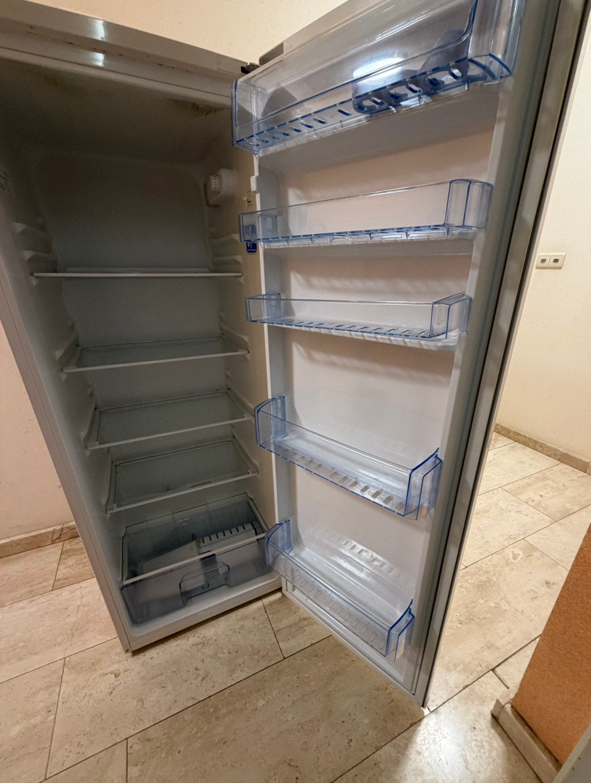 BEKO KOELKAST FLESSEN KOELER TOP!, Elektronische apparatuur, Zonder vriesvak, 200 liter of meer, Ophalen of Verzenden, Zo goed als nieuw