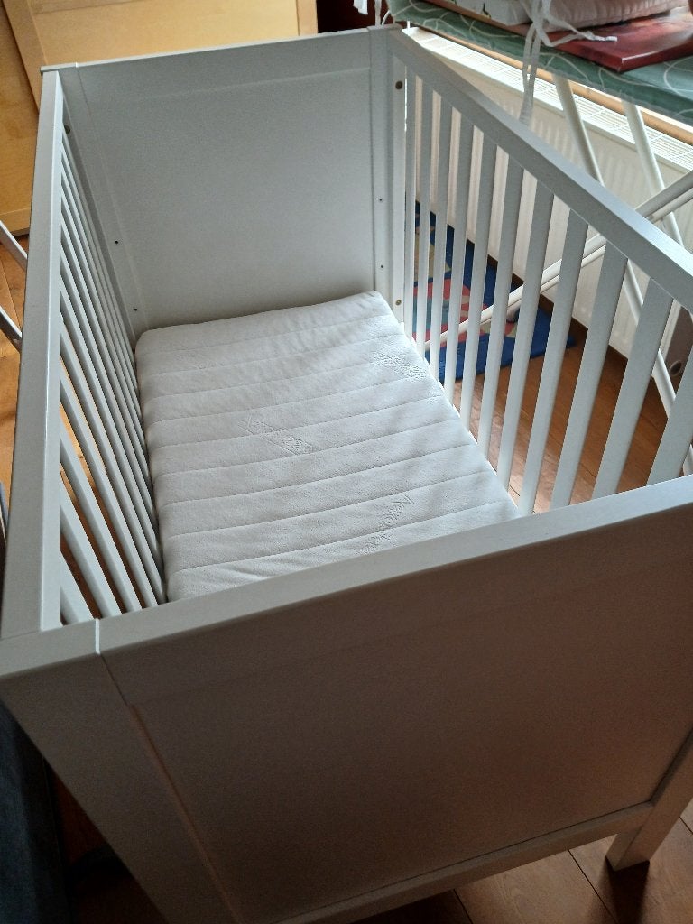 Lit enfant bebe, Enfants & Bébés, Enlèvement, Comme neuf, Matelas