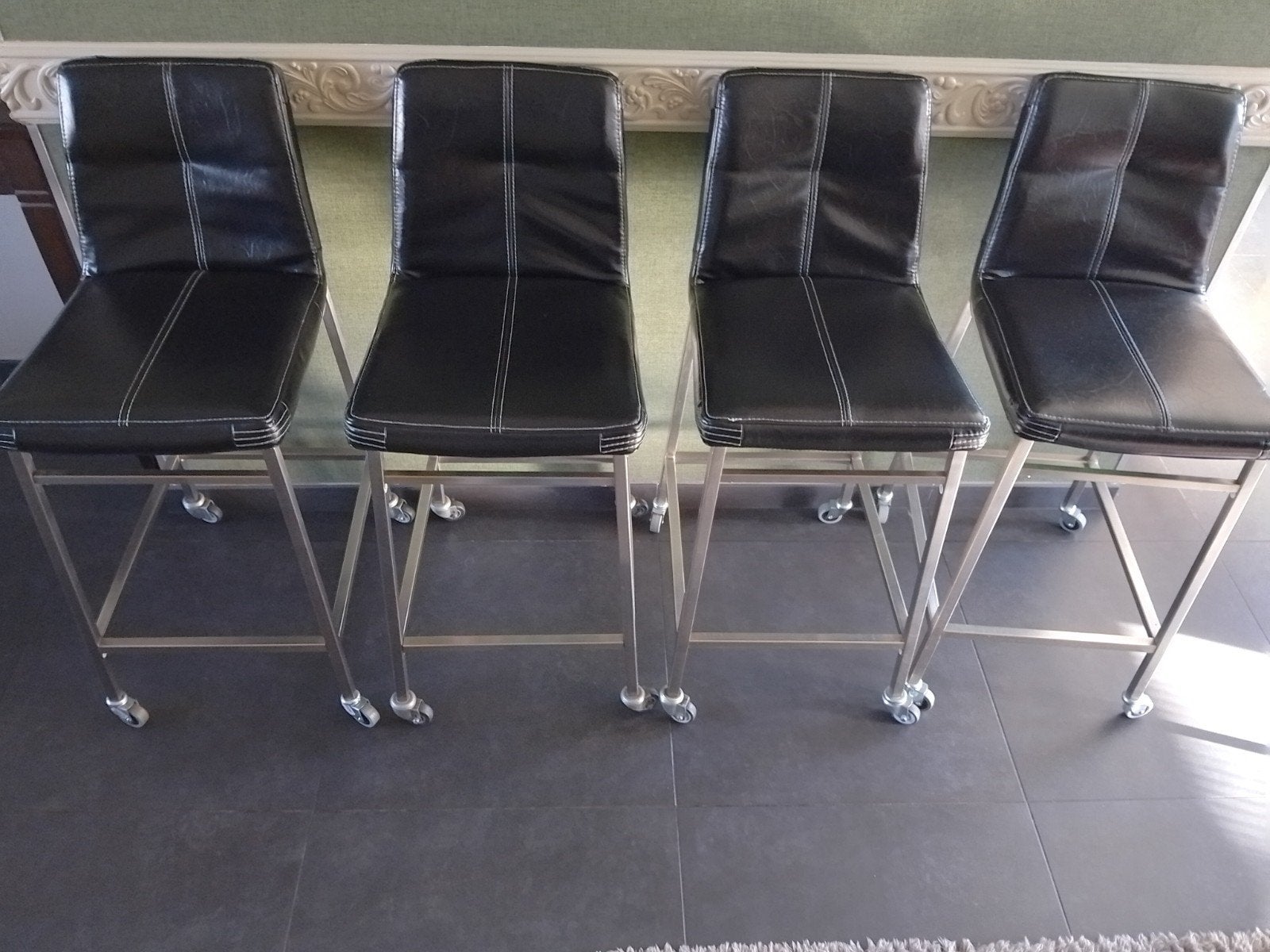 4 Barstoelen, Ophalen