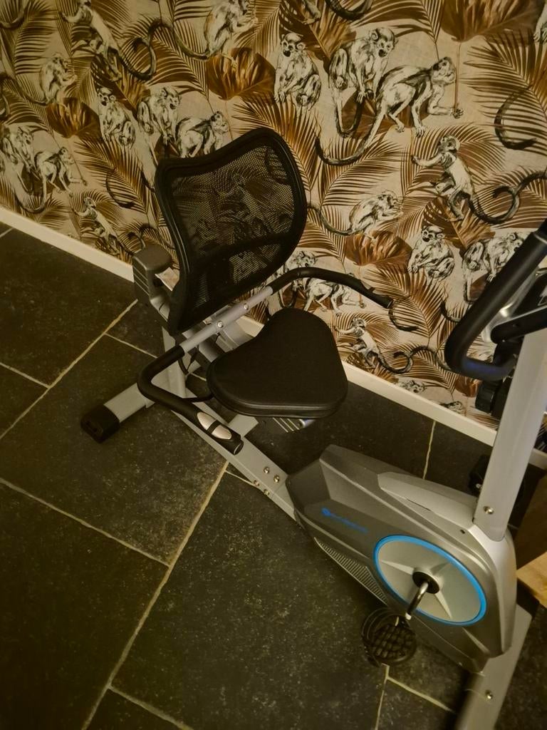 home trainer Seat Bike (entraîneur de vélo) nouveau prix 580, Enlèvement ou Envoi, Vélo d'appartement