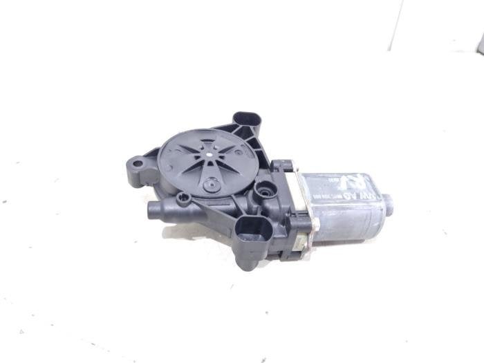 Moteur de vitre portière d'un Volkswagen Crafter, Volkswagen, -, 3 mois de garantie, Utilisé