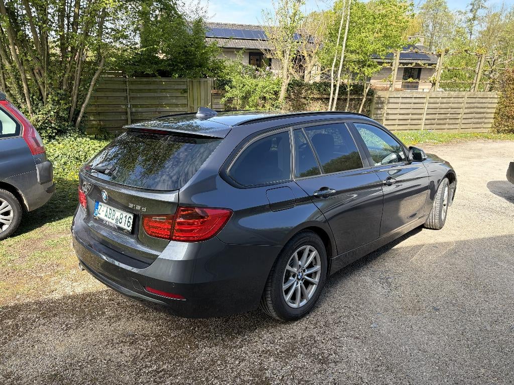 BMW 318d xDrive | Manueel | Topstaat!, Auto's, Euro 5, Stof, 1995 cc, Zwart