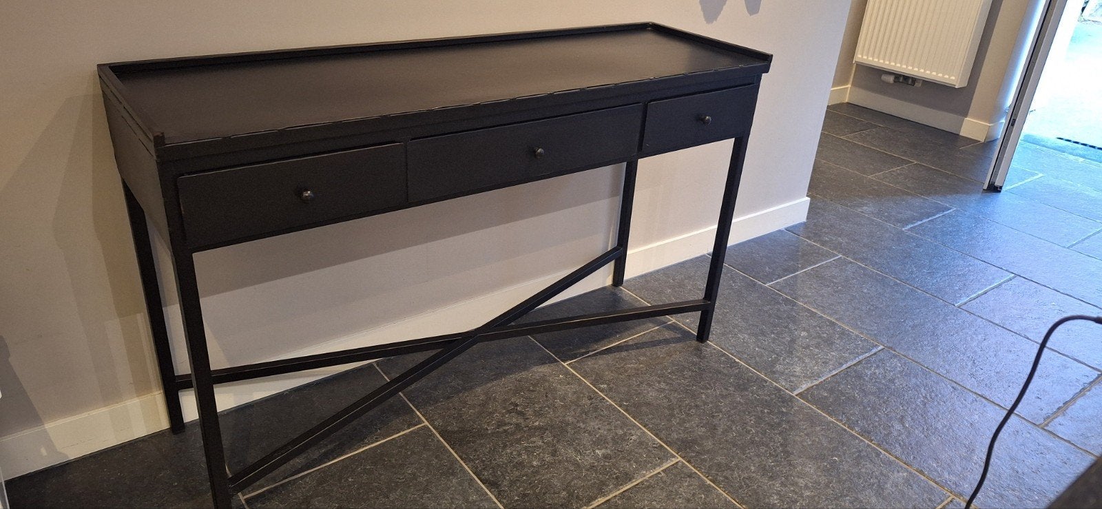 zwarte metalen kast, Ophalen, 100 tot 150 cm, Zo goed als nieuw, Metaal