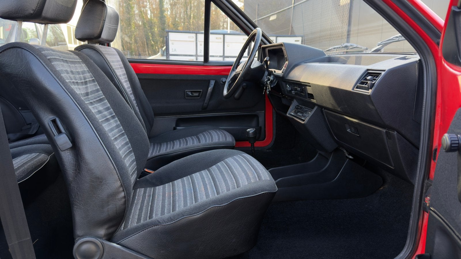 Volkswagen Polo Coupé Oldtimer 1985 – Unieke Klassieker, foto 11