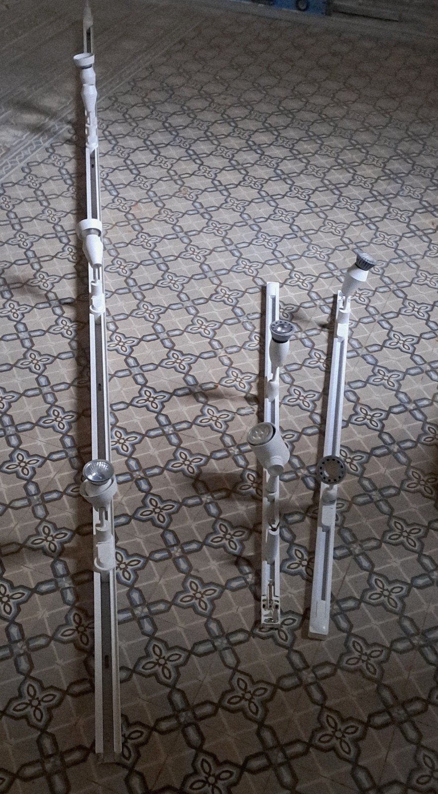 2 rails de spot led avec 9 spots, Maison & Meubles, Comme neuf, Enlèvement, LED, Métal