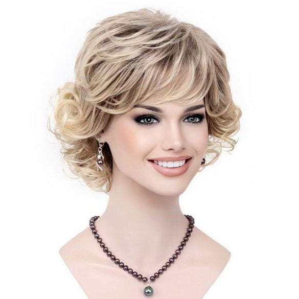Moderne pruik kort krullend haar kleur R10-26, Ophalen of Verzenden, Nieuw