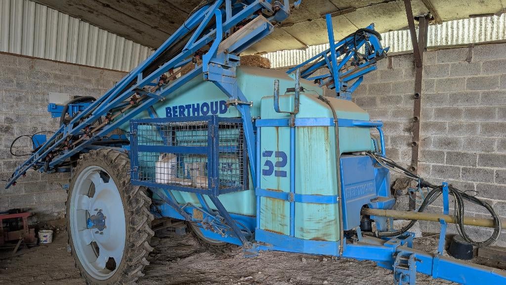 Pulvérisateur BERTHOUD RACER 32 DP TRONIC, Articles professionnels, Enlèvement, Cultures