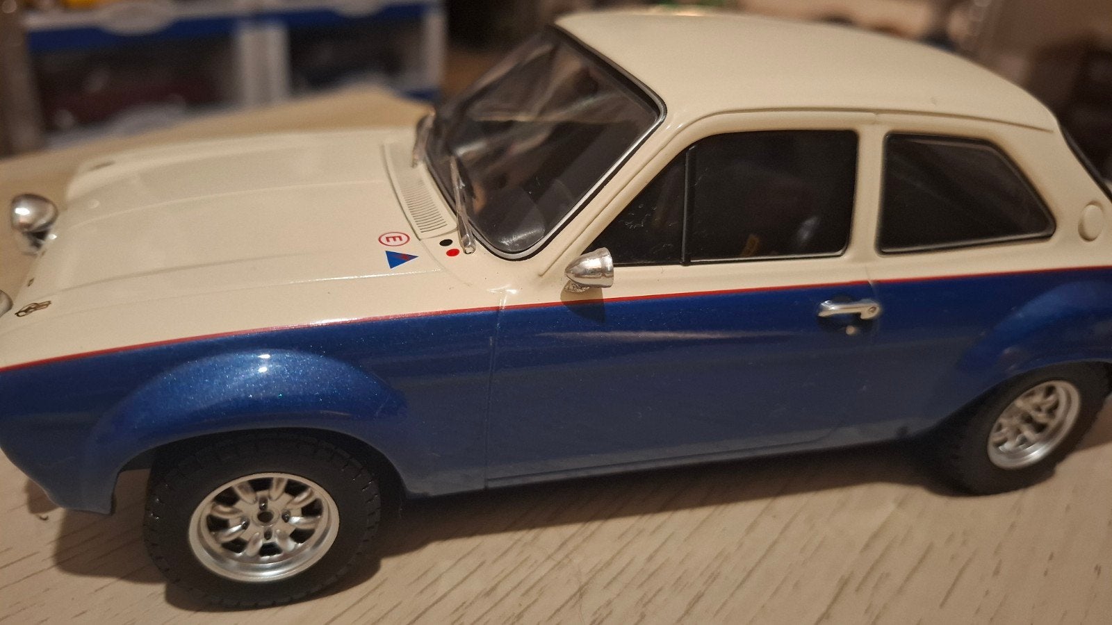 voiture miniature 1 18, Enlèvement ou Envoi, Comme neuf, Voiture, Autres marques