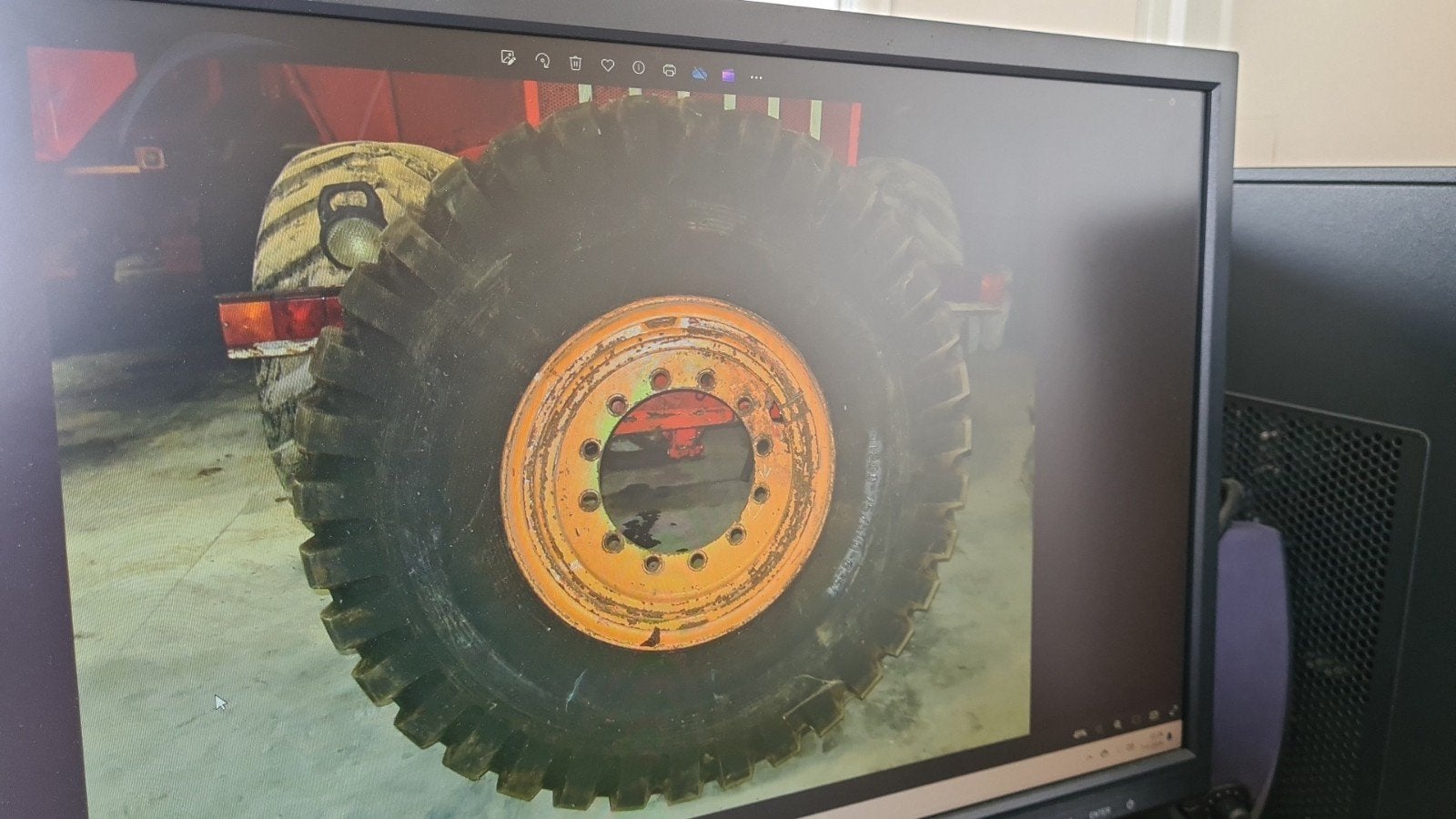 shovel band., Zakelijke goederen, Landbouw | Onderdelen | Banden, Velgen en Assen, Ophalen