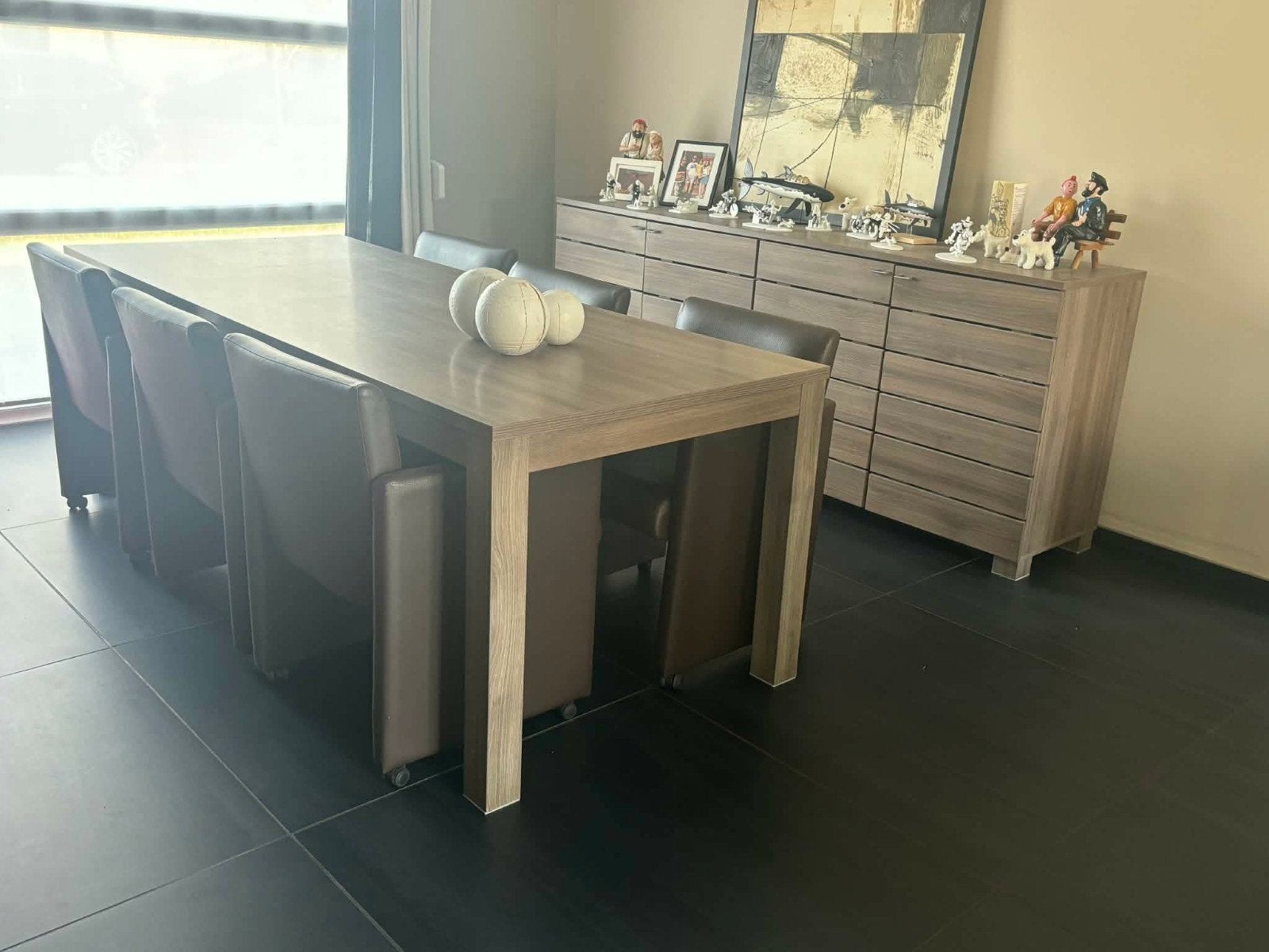 Salle à manger completes.griffes sur la table, Maison & Meubles