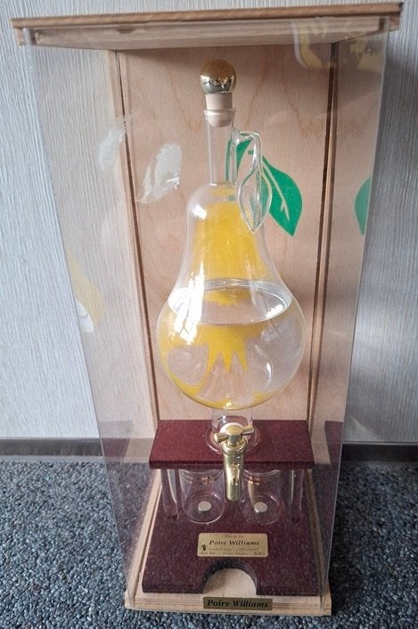 Poire Williams likeur in de vorm van een peer met glazen, Ophalen of Verzenden, Zo goed als nieuw, Overige typen, Vol