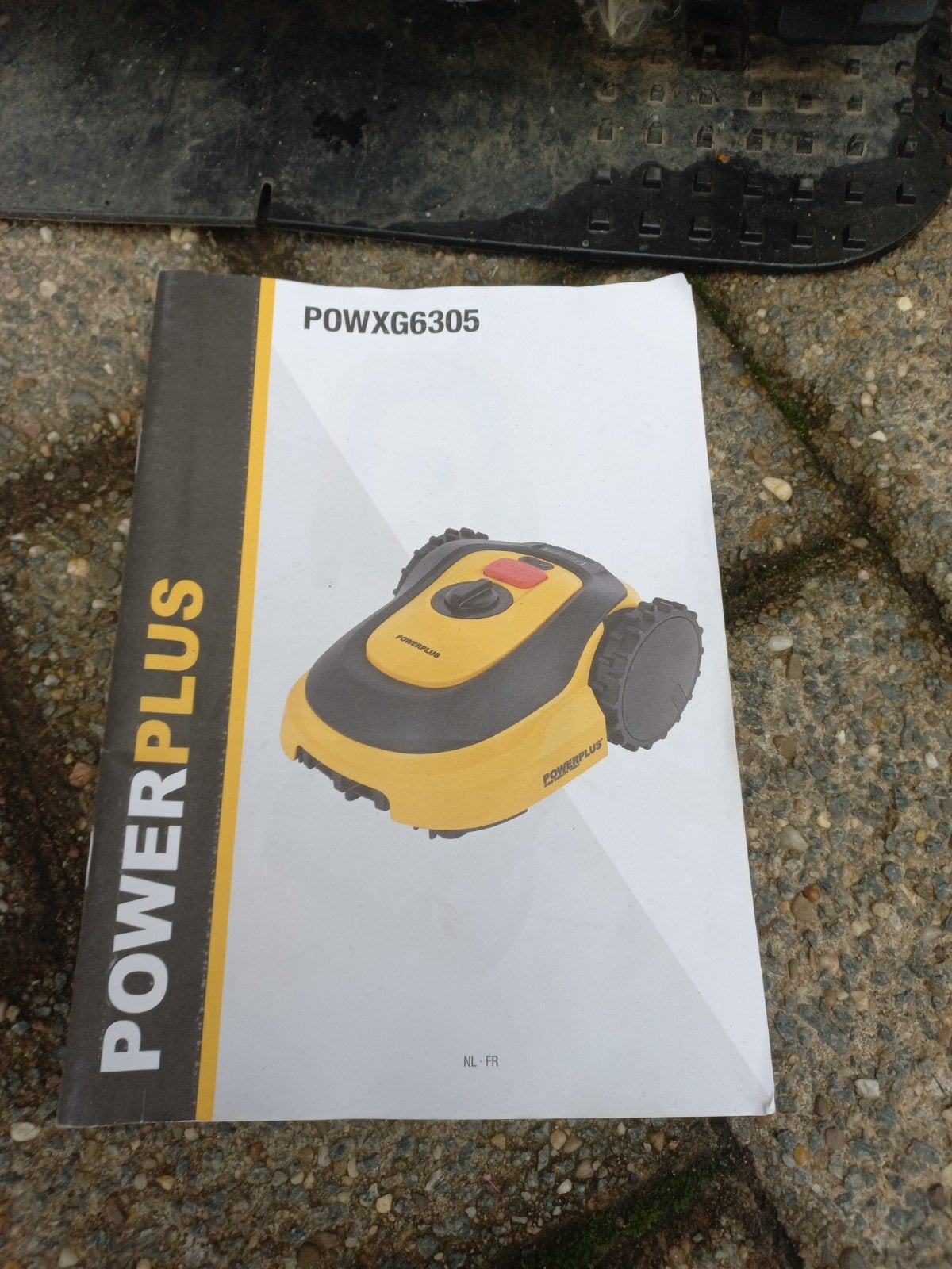 tondeuse à gazon robotisée PowerPlus, Enlèvement