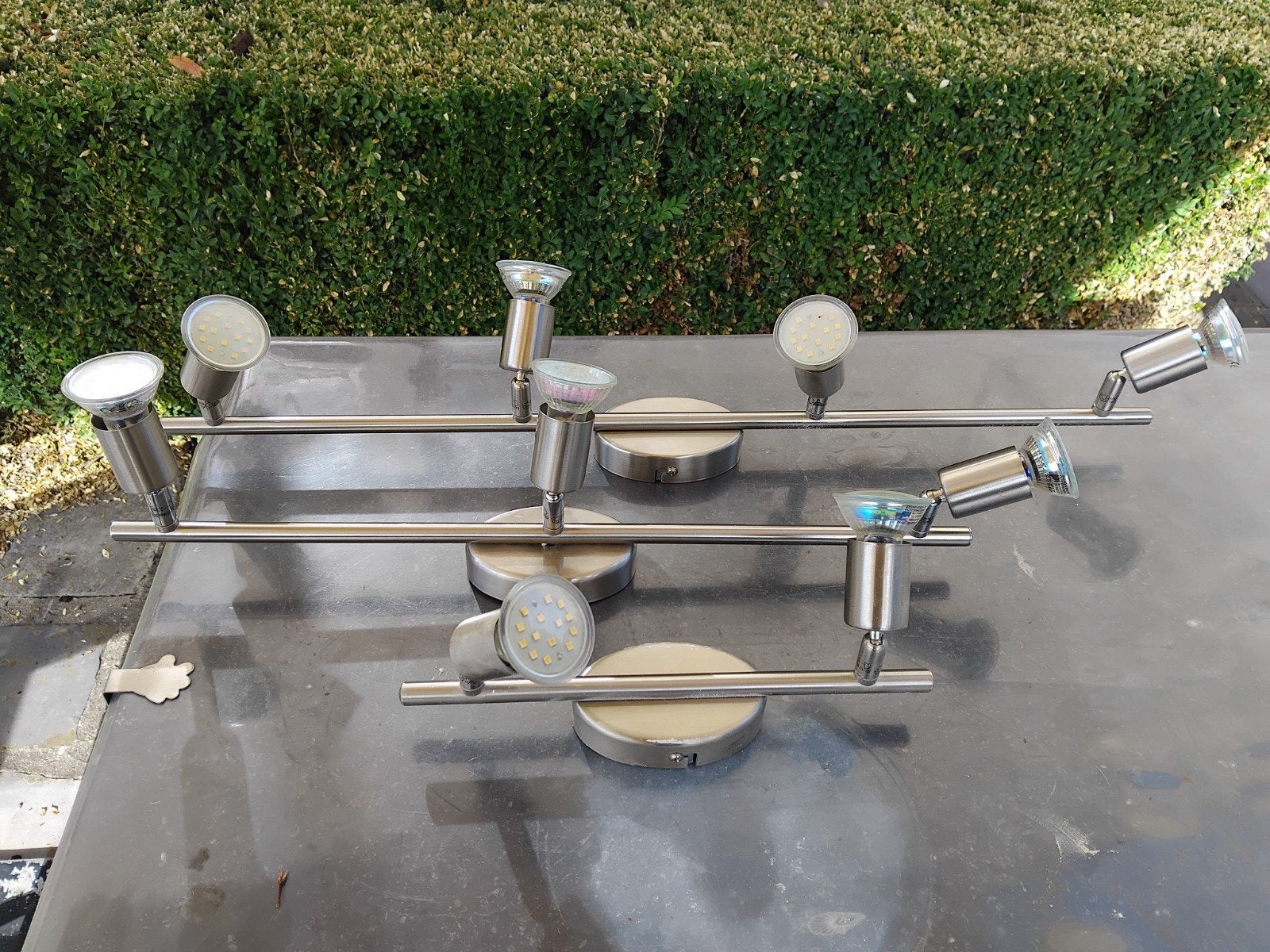luminaire 2,3,et 4 amp.GU10 220v., Enlèvement