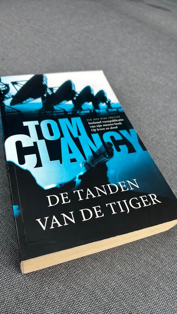 Tom Clancy - De tanden van de tijger, Boeken, Ophalen of Verzenden, Tom Clancy