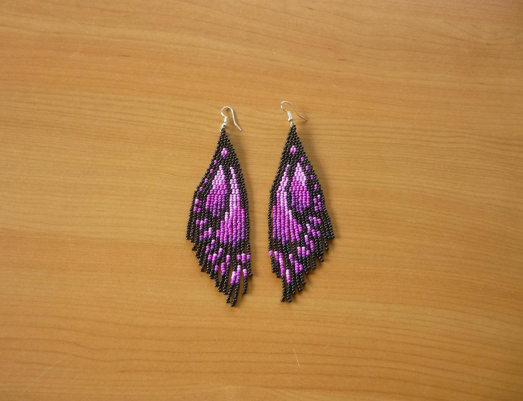 Lange zwarte paarse roze parel oorbellen vlinder, Bijoux, Sacs & Beauté, Boucles d'oreilles, Enlèvement ou Envoi, Noir
