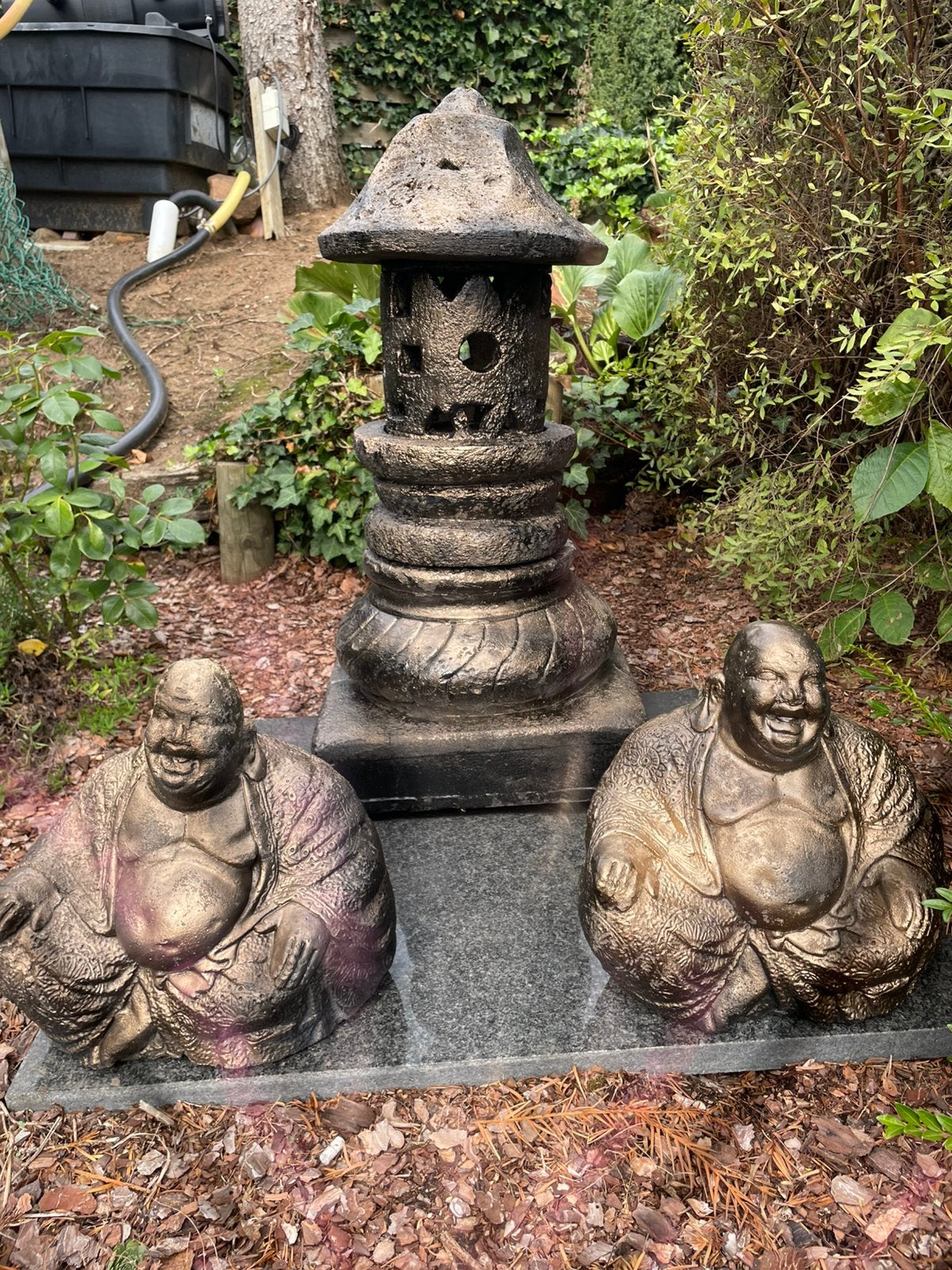2 Boeddha’s en pagode op sokkel, Tuin en Terras, Tuinbeelden, Ophalen, Zo goed als nieuw