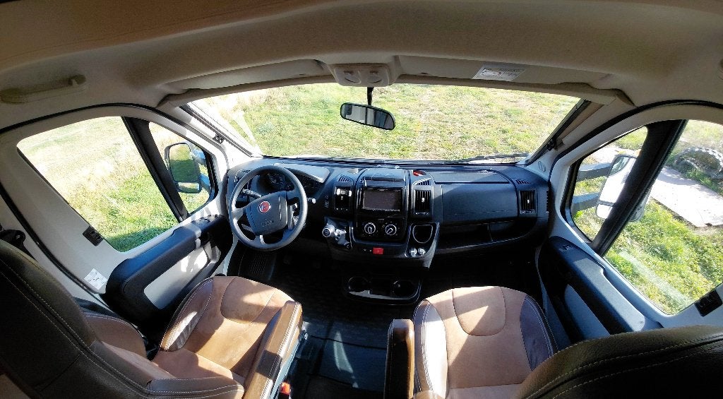 Burstner ixéo time serie 30 campervan te koop, Fiat, 7 tot 8 meter, Bedrijf, Raamblindering