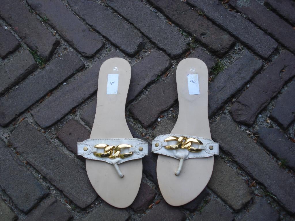 Slippers leder wit nieuw 40, Nu gratis verzending per post., Slippers, Verzenden, Wit, Nieuw