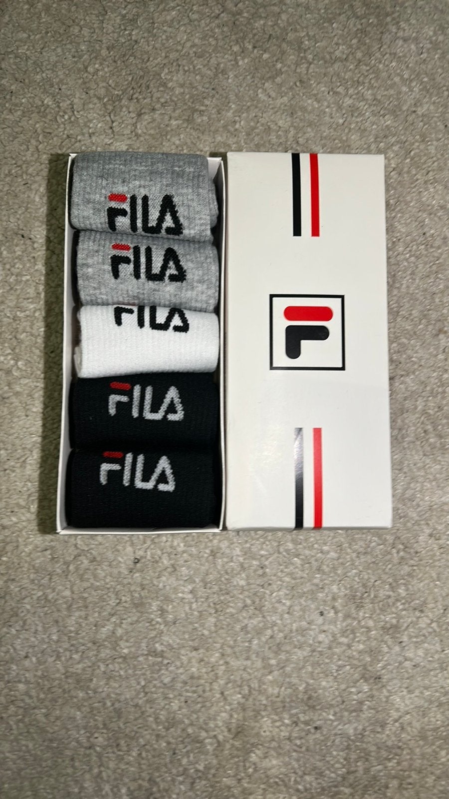 Nike + FILA sokken – 12 paar – nieuw in verpakking, Autos : Divers, Autocollants de voiture, Enlèvement ou Envoi