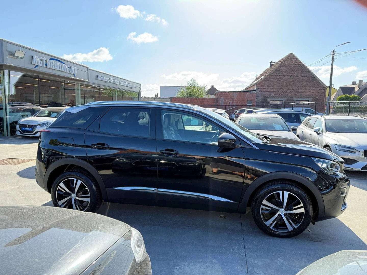 Peugeot 3008 1.2i 130PK NAVIGATIE ZWART LEDER CAMERA CARPLAY, Gebruikt, 1199 cc, Zwart, 5 deurs