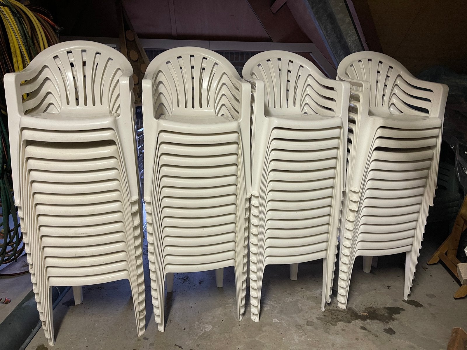 60 witte kunstof stapelbare stoelen, Jardin & Terrasse, Enlèvement, Utilisé, Plastique