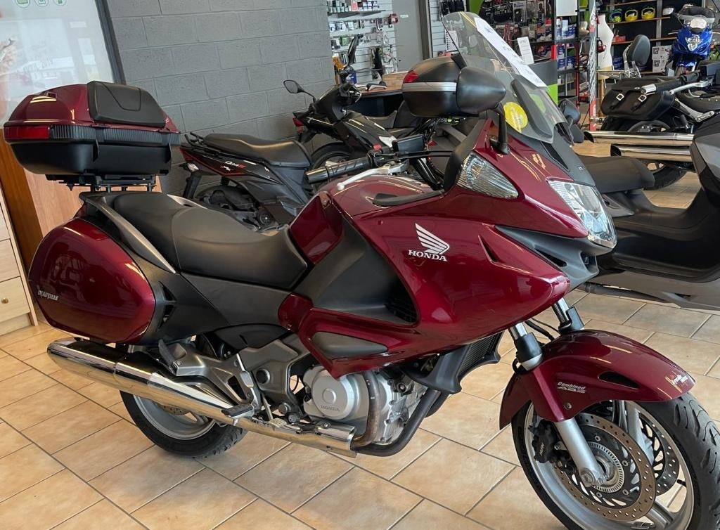 Honda Deauville NT 700 ABS 25.716 km  4.250 €, Tourisme, Occasion, Plus de 35 kW, 2 cylindres