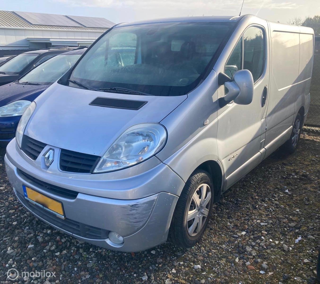 Renault Trafic 2.5 dCi L1H1 MOTOR DEFEKT, Achat, 4 portes, Diesel, Particulier