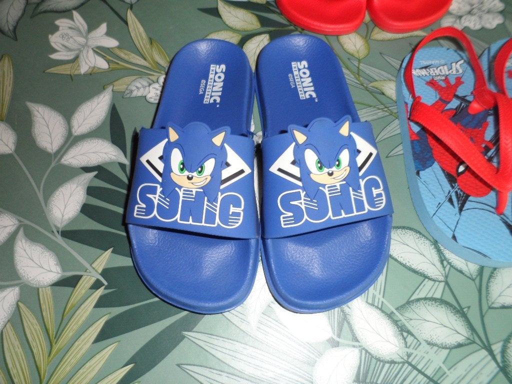 slippers Sonic maat 32, Enfants & Bébés, Vêtements enfant | Chaussures & Chaussettes, Sonic, Garçon, Enlèvement ou Envoi, Comme neuf