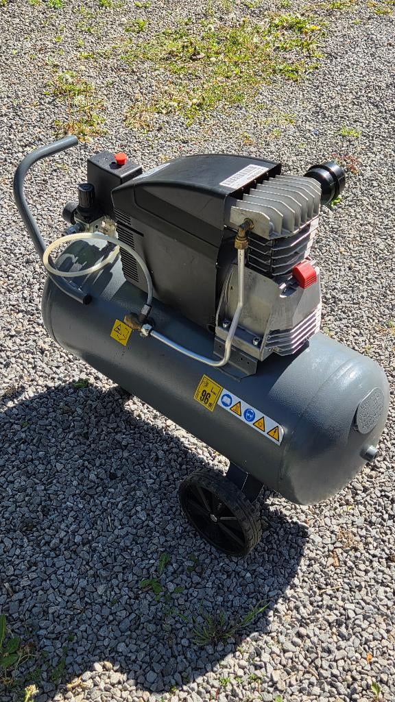 Compresseur 50L EN PANNE atlas copco, Bricolage & Construction, Moins de 200 litres/min, Enlèvement, Mobile, Utilisé
