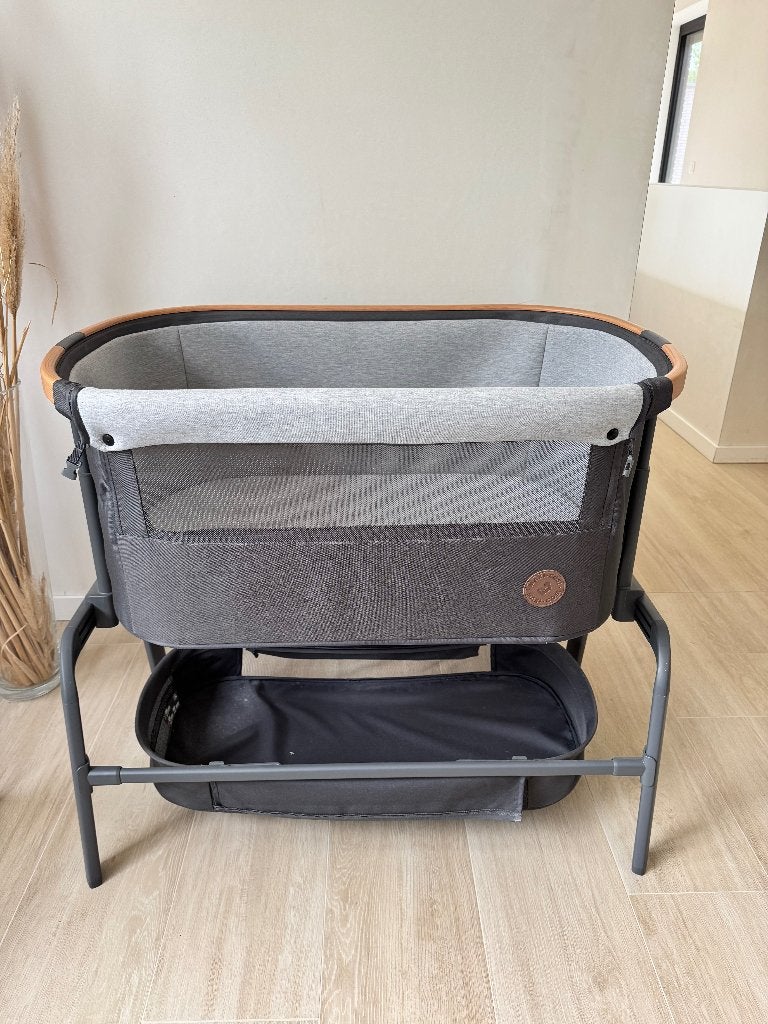 Maxi-Cosi Iora Co-sleeper - Essential Graphite, Kinderen en Baby's, Babywiegjes en Ledikanten, Ophalen, Zo goed als nieuw, Ledikant