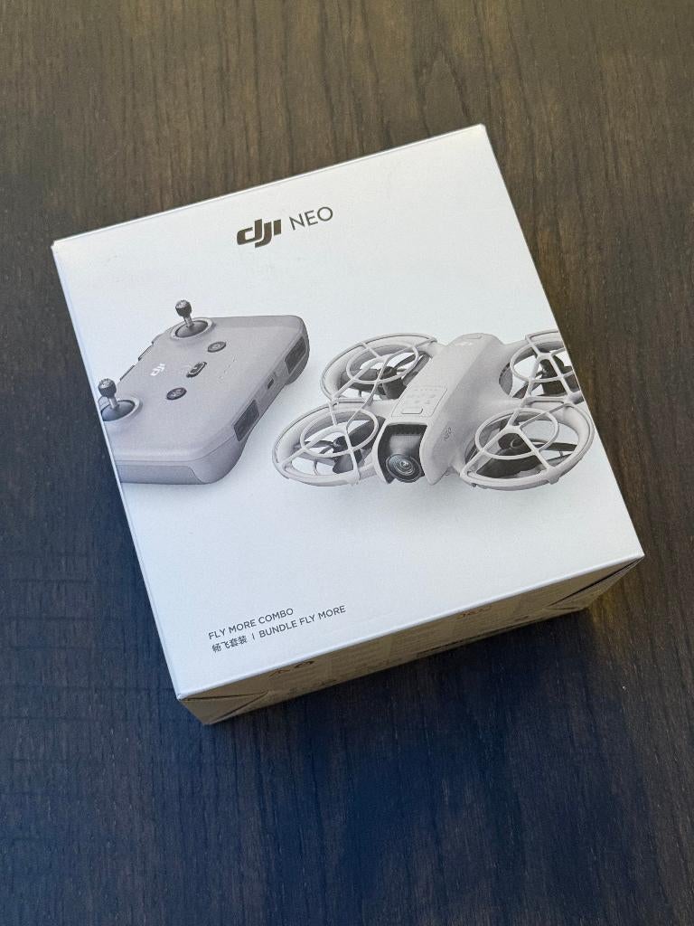 DJI NEO Fly more combo, TV, Hi-fi & Vidéo, Drones, Enlèvement ou Envoi, Moins de 250 g, DJI, Neuf