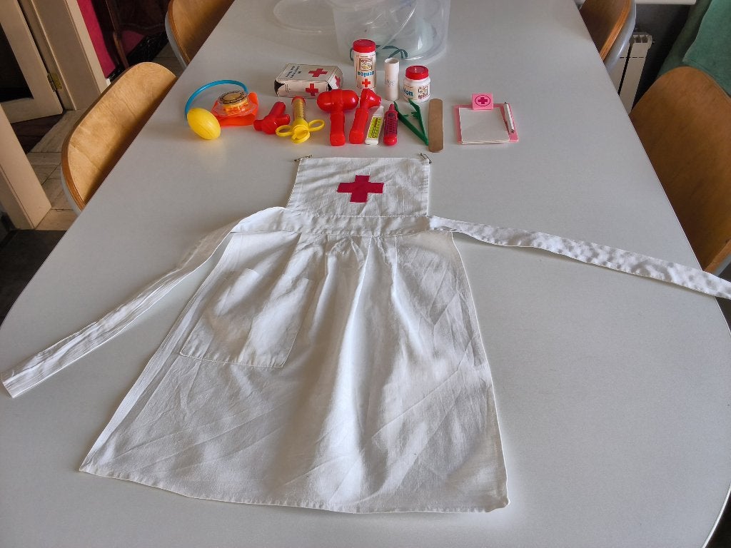 Déguisement infirmière/docteur + accessoires (4-7 ans), Enfants & Bébés, Enlèvement ou Envoi, Utilisé, Garçon ou Fille