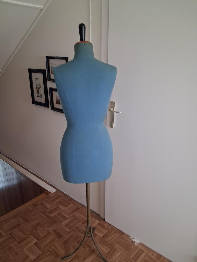 Paspop maat 38 / vintage hout/linnen /metalen schroefvoet, Hobby en Vrije tijd, Ophalen, Paspop