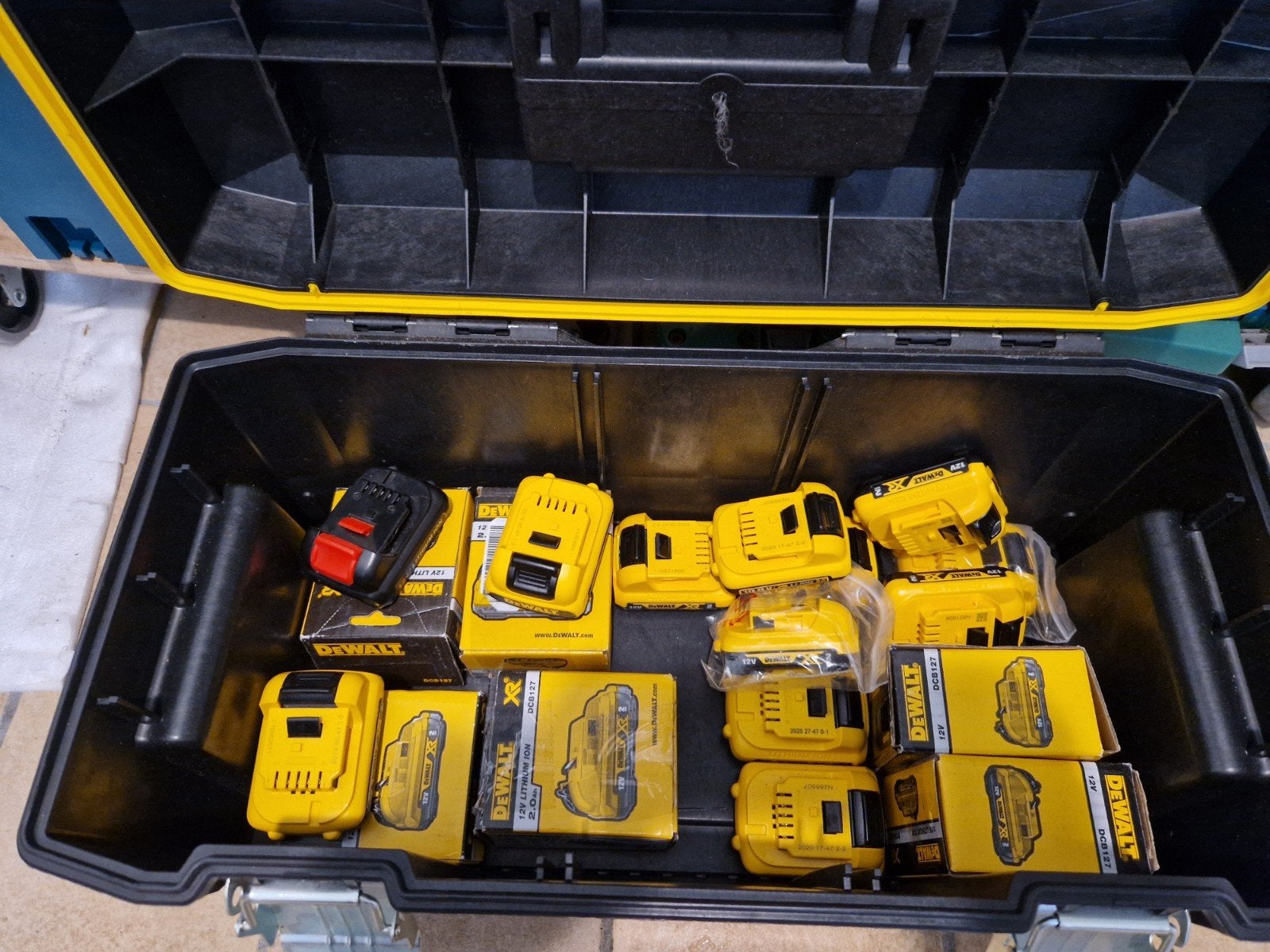Dewalt XR 2.Ah batterij 50€ per stuk, Doe-het-zelf en Bouw, Ophalen, Nieuw