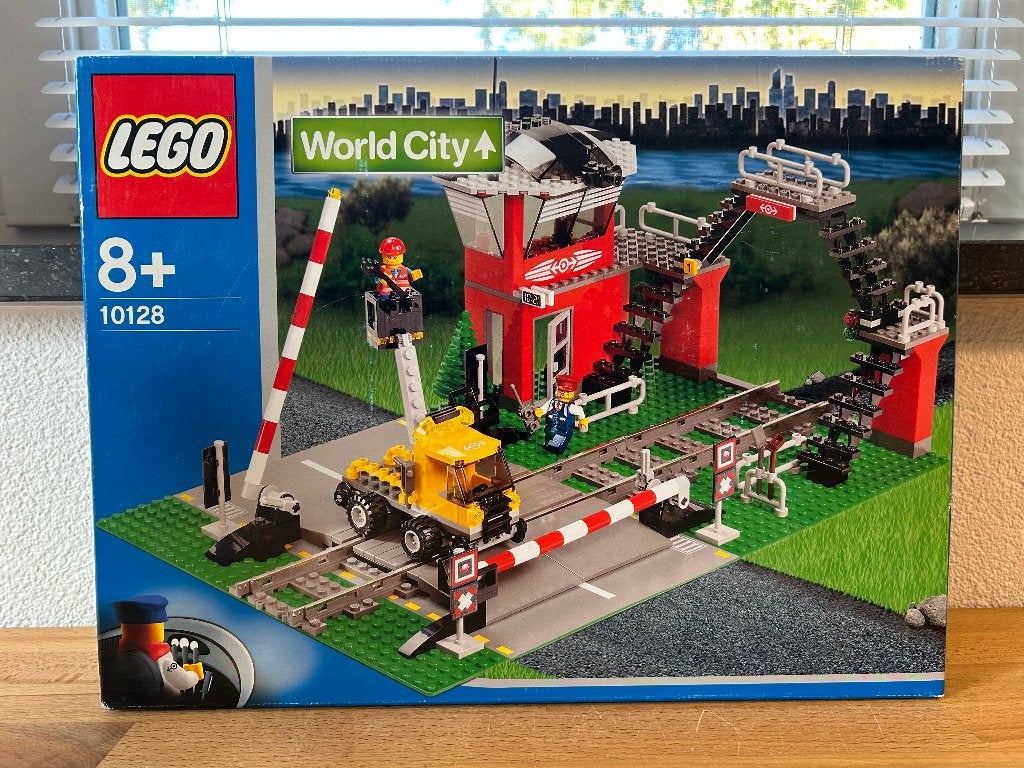 Lego City 9V Train 10128 - Train Level Crossing, City, Inclusief instructies, Lego, Ophalen of Verzenden